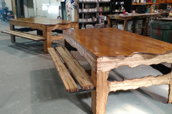 Custom dancing table for SMA